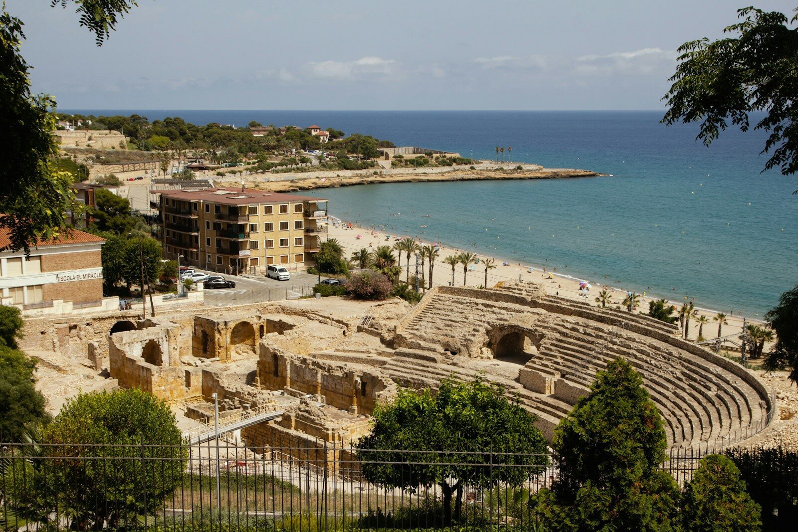 escapada barata de Barcelona a Tarragona en un día anfiteatro romano murallas
